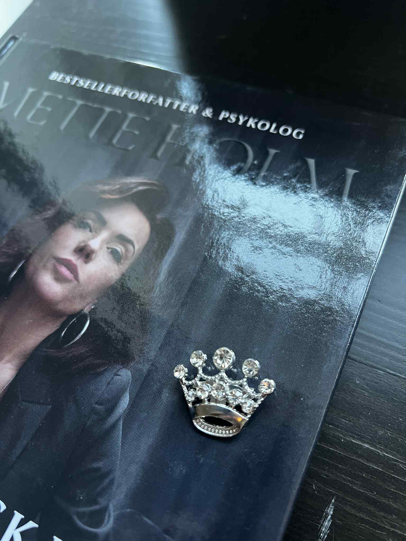 DRONNINGE BROCHEN - gratis